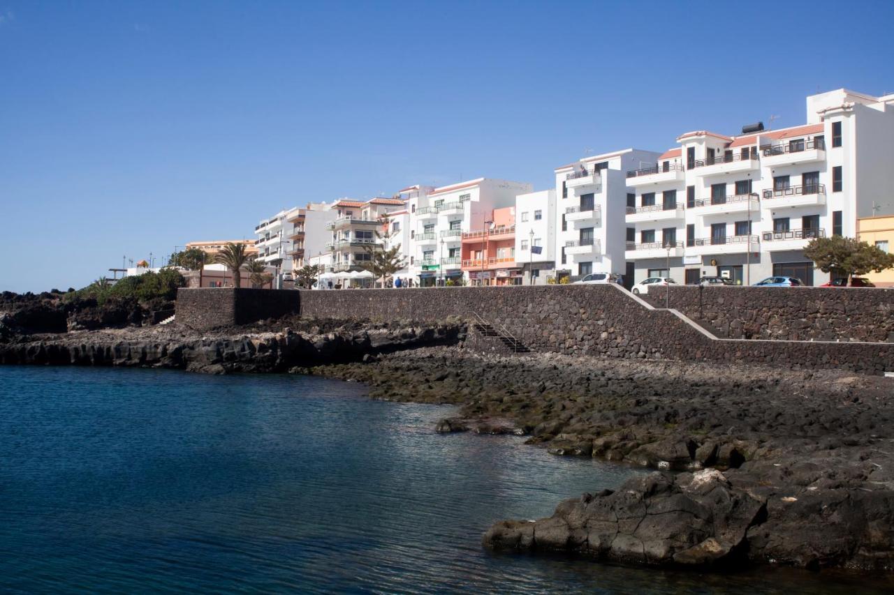 VV 121 con Balcón en primera línea de mar La Restinga Exterior foto